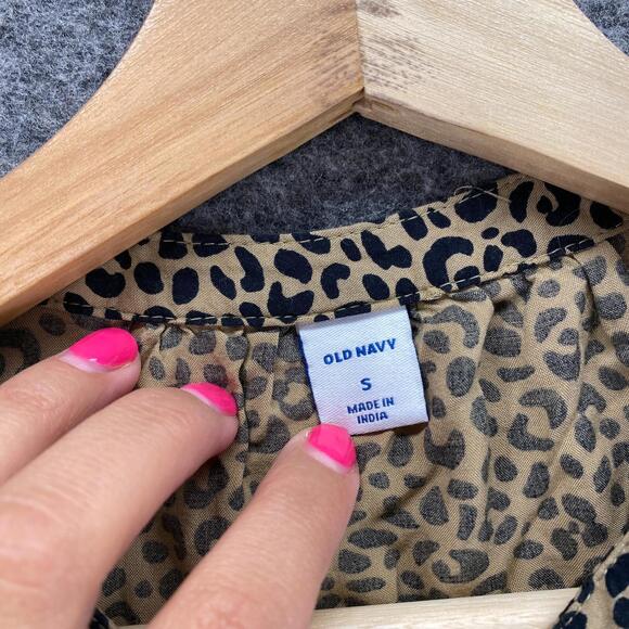 Old Navy Top Women S Small Brown Animal Print Button Up Crew Neck Short Sleeve - Picture 5 of 9